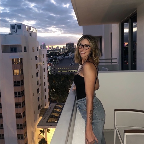 Meet your Posher, Madelyn - Picture 4 of 4